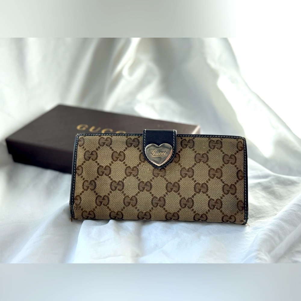 GUCCI CANVAS MONOGRAM LOVELY HEART WALLET
